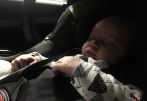 How to put baby to sleep in car seat